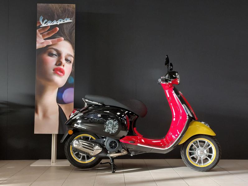 VESPA PRIMAVERA 50 Edition Disney Mickey Mouse