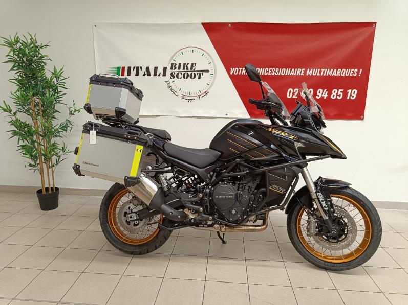 QJ MOTOR SRT 900 SX TOURING