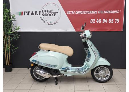 VESPA PRIMAVERA 125 Batik